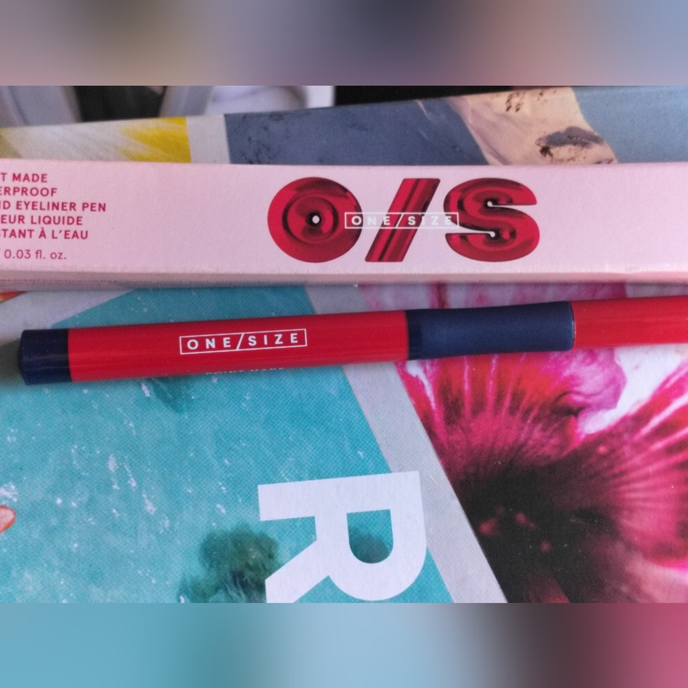 One/Size POINT MADE WATERPROOF LIQUID EYELINER PEN In Color Bossy Blue